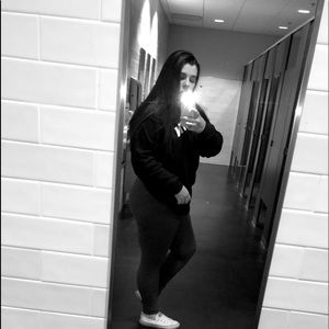 Meet your Posher, Olyvia